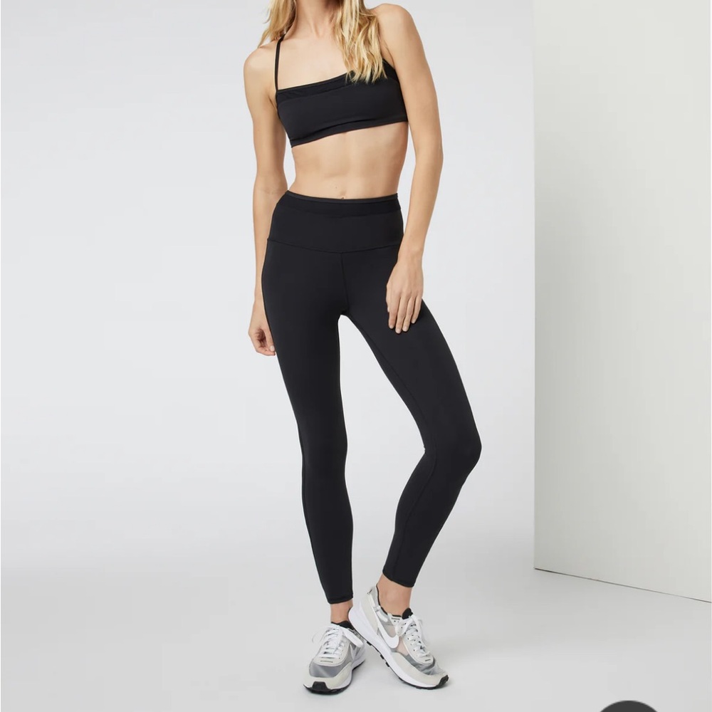 Vuori hot mesh leggings